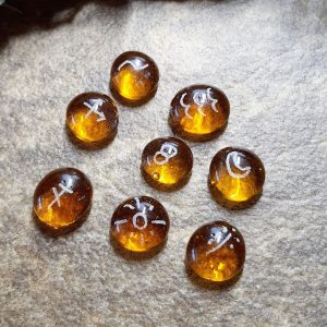 Mini Amber – Wicca 8